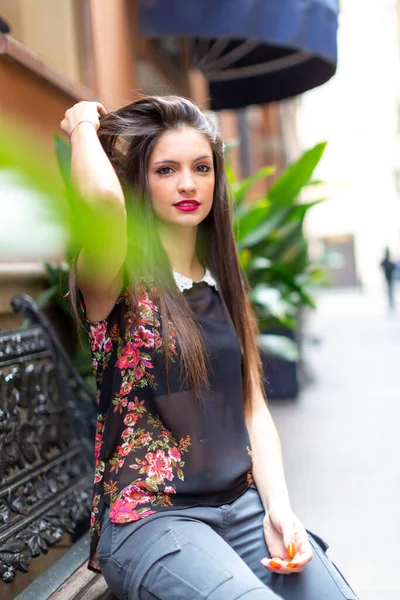 Beautiful Brunette Italian Girl Sitting Bench High Quality Photo — Fotografia de Stock