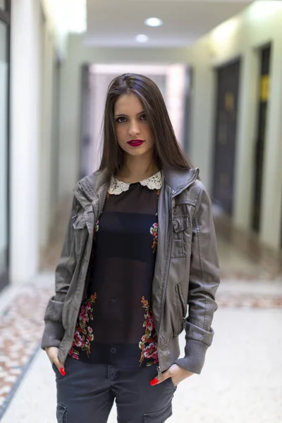 Beautiful Brunette Italian Girl Transparent Shirt City Center High Quality — Stockfoto
