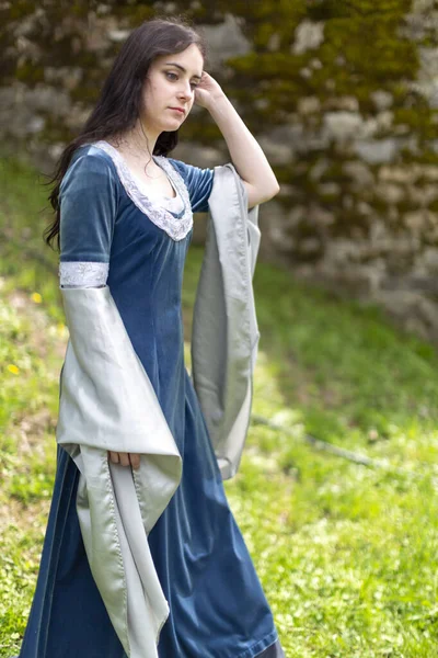 Beautiful Blue Eyed Italian Girl Plays Arwen Cosplay Lord Rings — Stock Photo, Image