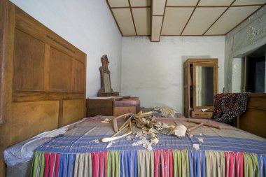 Terk edilmiş büyük bir evde yetimhane. Yüksek kalite fotoğraf