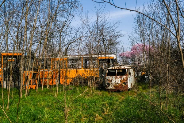 Schulbushaltestelle Aufgegeben Hochwertiges Foto — Stockfoto