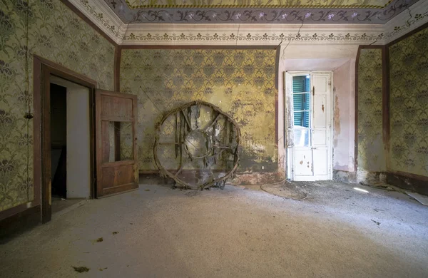 Large Living Room Old Furniture Old Abandoned Mansion High Quality — Photo