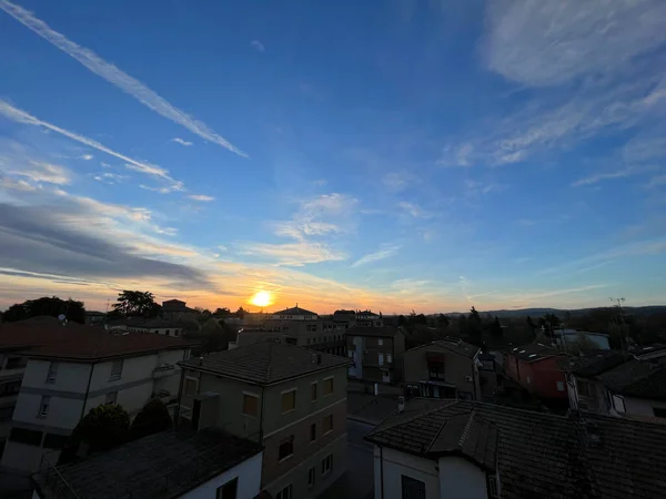 Krásné Panorama Východu Slunce Nad Střechami Malé Italské Vesnice Bibbiano — Stock fotografie