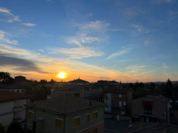 Piękna Panorama Wschodu Słońca Nad Dachami Małej Włoskiej Wioski Bibbiano — Zdjęcie stockowe