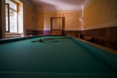 Terk edilmiş bir yetimhanedeki dinlenme odasında. Yüksek kalite fotoğraf