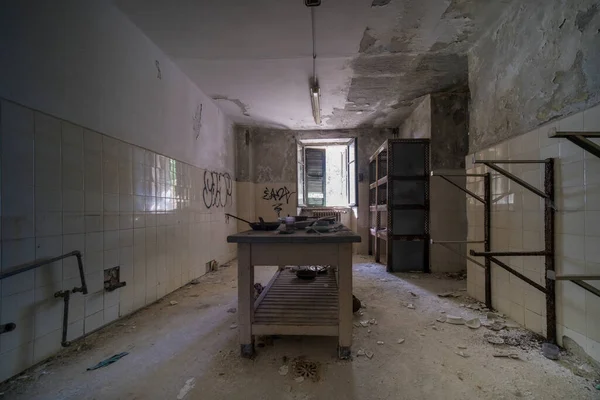 Habitación Hospital Orfanato Escolar Abandonado Foto Alta Calidad —  Fotos de Stock