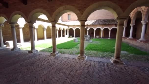 Ferrara Italië Interieur Van Het Klooster Hoge Kwaliteit Beeldmateriaal — Stockvideo