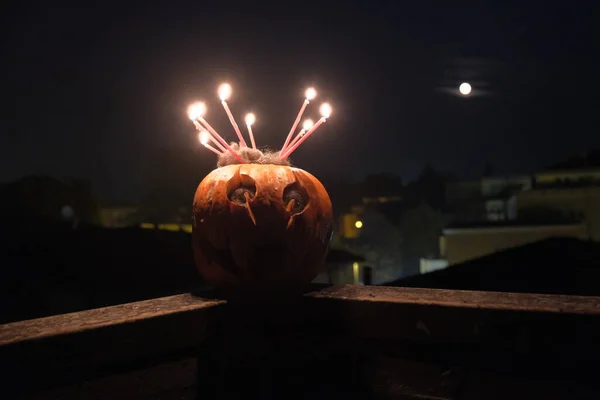 Cadılar Bayramı Için Mum Ateşle Oyulmuş Balkabağı Yüksek Kalite Fotoğraf — Stok fotoğraf