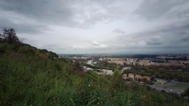 Janiculum 'dan Roma panoraması. Yüksek kalite 4k görüntü