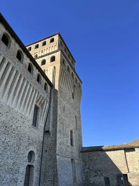 Castelo Medieval Torrechiara Parma Paredes Defensivas Ponte Levadiça Foto Alta — Fotografia de Stock
