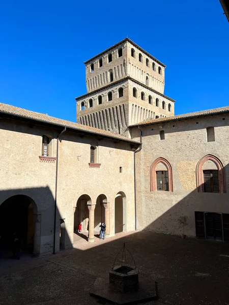 塔楼中世纪城堡Torrechiara在帕尔马防御城墙 高质量的照片 — 图库照片