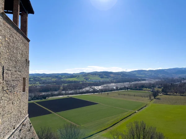 Panorama Średniowiecznego Zamku Torrechiara Parmeńskich Murach Obronnych Wysokiej Jakości Zdjęcie — Zdjęcie stockowe