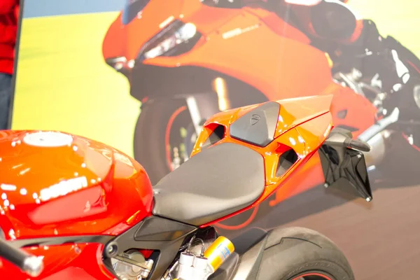 Verona, İtalya - 2018 01 12: MBE Verona Bisiklet Fuarı Bisiklet Fuarı ve Özel Araba Exibituonu - Ducati 1199 panigale. Yüksek kalite fotoğraf