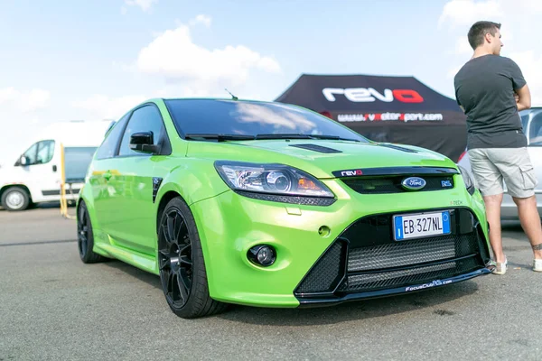 Reggio Emilia Italië 2019 Gratis Sport Auto Het Stadsplein Ford — Stockfoto