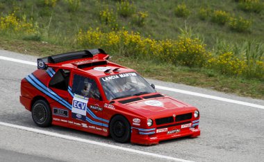 Reggio Emilia, İtalya - 2016 26 06: Reggio Apennines 'in serbest etkinliği Lancia Delta S4 ECV. Yüksek kalite fotoğraf