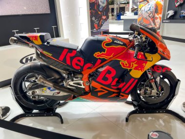 Milano, İtalya - 2021 11: Eicma Milano Bisiklet Fuarı Ktm MotoGp Miguel Oliverira. Yüksek kalite fotoğraf