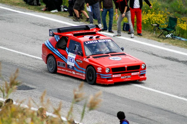 Reggio Emilia, İtalya - 2016 26 06: Reggio Apennines 'in serbest etkinliği Lancia Delta S4 ECV. Yüksek kalite fotoğraf