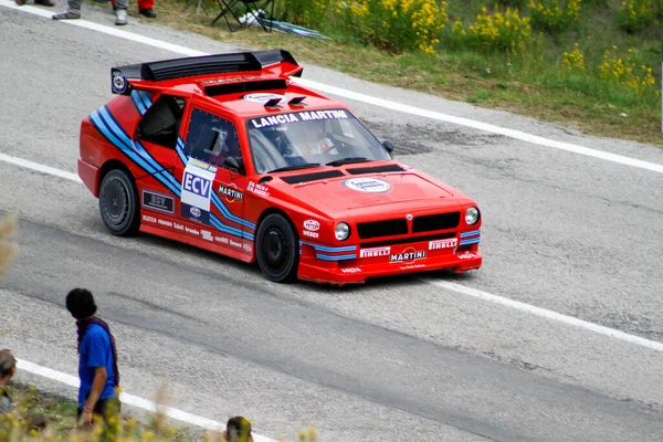 Reggio Emilia, İtalya - 2016 26 06: Reggio Apennines 'in serbest etkinliği Lancia Delta S4 ECV. Yüksek kalite fotoğraf