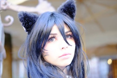 Lucca, İtalya - 2018 10 31: Lucca Comics ücretsiz kostüm etkinliği kedi kulaklı şehir kızı etrafında. Yüksek kalite fotoğraf