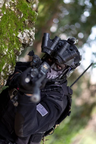 Cosplayer Military Man Armed Submachine Gun Silencer Night Vision High — Foto de Stock
