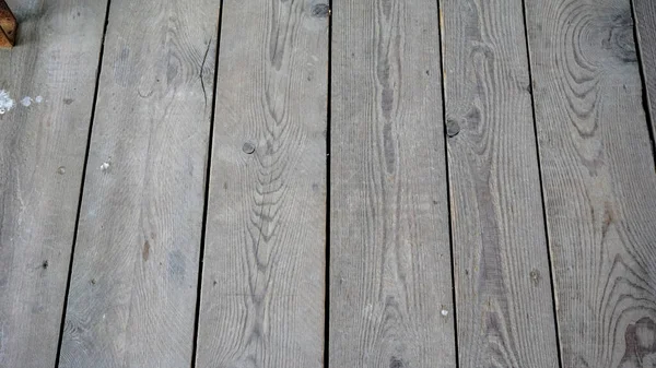 Pasarela Madera Con Tiras Dañadas Por Tiempo Lluvia Foto Alta —  Fotos de Stock