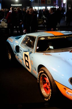 Milano, İtalya - 2021: Eicma Milano Bisiklet Fuarı 27: Eicma Milano Bisiklet Fuarı Ford Gt40 Gt40 Le Mans. Yüksek kalite fotoğraf