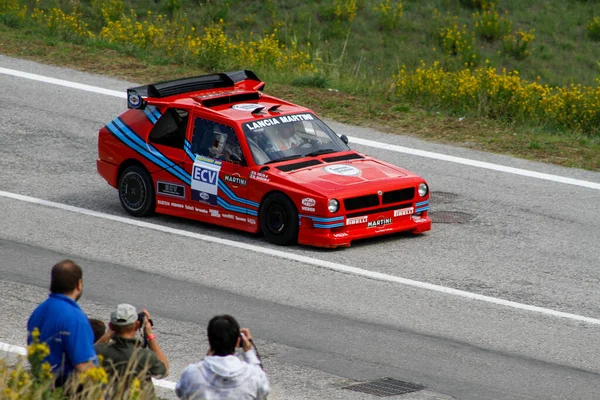 Reggio Emilia, İtalya - 2016 26 06: Reggio Apennines 'in serbest etkinliği Lancia Delta S4 ECV. Yüksek kalite fotoğraf