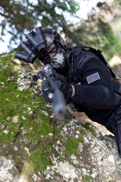 Cosplayer Military Man Armed Submachine Gun Silencer Night Vision High — Fotografie, imagine de stoc