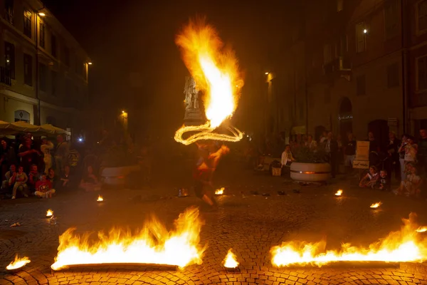 Reggio Emilia Italy 2013 Public Event Square Fire Eating Juggler — Stock Fotó