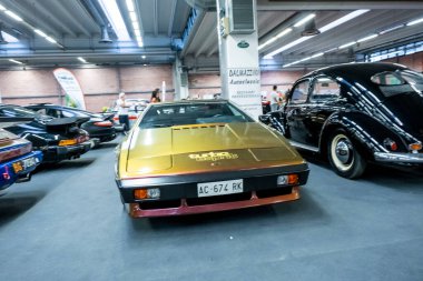 Modena, İtalya - 2021 07 04: Motor Vadisi Festivali arabası Lotus Esprint ile buluşuyor. Yüksek kalite fotoğraf