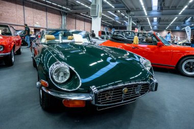 Modena, İtalya - 2021 07 04: Motor Vadisi Festivali Jaguard tip 2 Cambrio ile buluşuyor. Yüksek kalite fotoğraf