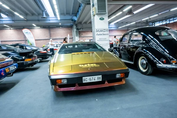 Modena, İtalya - 2021 07 04: Motor Vadisi Festivali arabası Lotus Esprint ile buluşuyor. Yüksek kalite fotoğraf