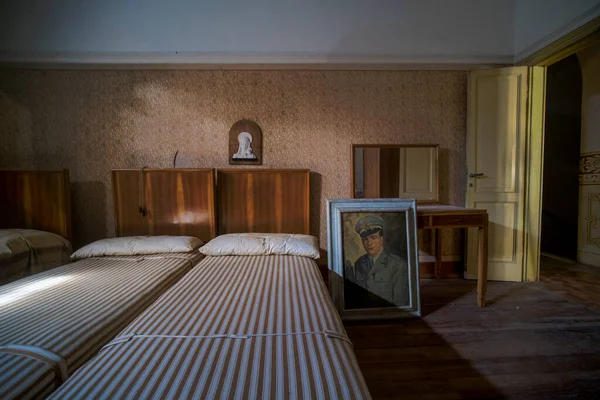 Dormitorio Del Orfanato Gran Casa Abandonada Foto Alta Calidad —  Fotos de Stock