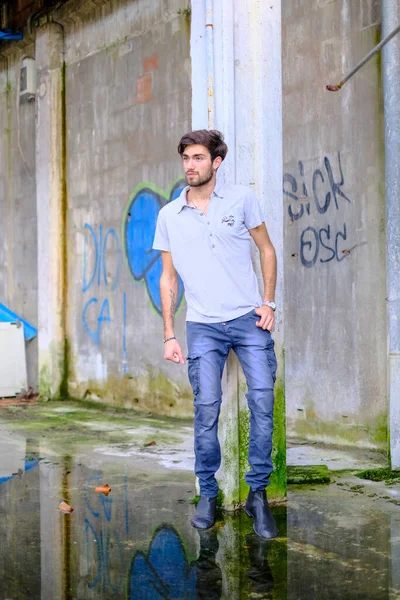 Handsome Dark Haired Italian Guy Decadent Abandoned Factory High Quality — Stock Photo, Image