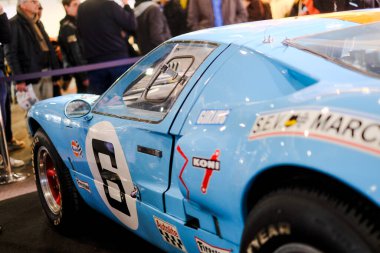 Milano, İtalya - 2021: Eicma Milano Bisiklet Fuarı 27: Eicma Milano Bisiklet Fuarı Ford Gt40 Gt40 Le Mans. Yüksek kalite fotoğraf