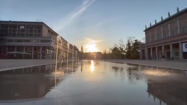 Reggio Emilia Italy Sunset Vittoria Victory Plaza Fountain High Quality — Stock Video