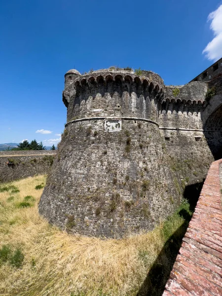 Fortaleza Sarzanello Sarzana Spezia Murallas Exteriores Fortificadas Foto Alta Calidad — Foto de Stock