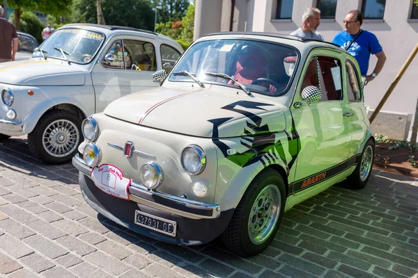 Bibbiano Reggio Emilia Italia 2015 Rally Gratuito Coches Antiguos Plaza — Foto de Stock