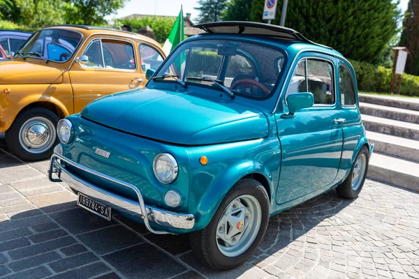 Bibbiano Reggio Emilia Italy 2015 Freie Oldtimerrallye Auf Dem Stadtplatz — Stockfoto