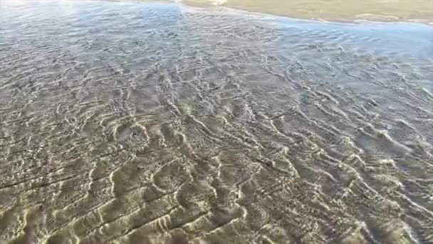Hullámok Tengervíz Mozgása Lassított Felvételen Kiváló Minőségű Felvételek — Stock videók