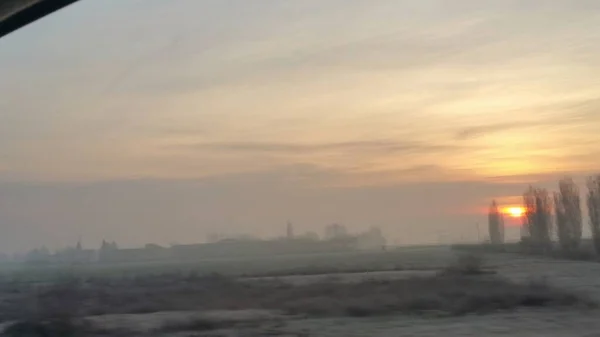 Amanecer Invierno Día Visto Desde Ventana Del Coche Foto Alta — Foto de Stock