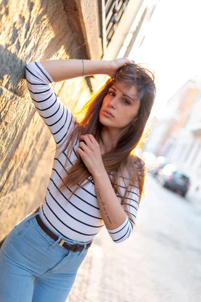 Beautiful Brunette Italian Girl Posing Sunset White Shirt High Quality — Stock Fotó