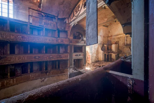 Palco Interior Poltronas Antigo Teatro Abandonado Decadente Itália Foto Alta — Fotografia de Stock