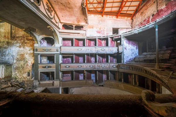 Interior Stage Armchairs Old Decadent Abandoned Theater Italy High Quality — Stockfoto