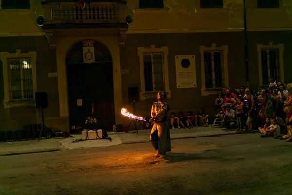 Reggio Emilia Itália 2018 Montecchio Unplugged Free Street Event Fire — Fotografia de Stock