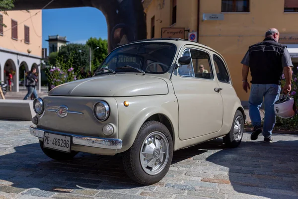 Bibbiano Reggio Emilia Itália 2015 Rali Grátis Carros Antigos Praça — Fotografia de Stock