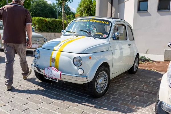 Bibbiano Reggio Emilia Włochy 2015 Bezpłatny Rajd Zabytkowych Samochodów Centrum — Zdjęcie stockowe