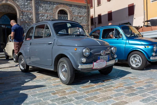 Bibbiano Reggio Emilia Italia 2015 Rally Gratuito Coches Antiguos Plaza — Foto de Stock