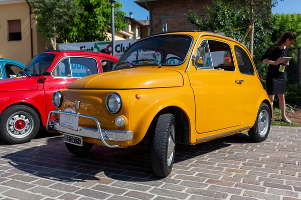 Bibbiano Reggio Emilia Italy 2015 Freie Oldtimerrallye Auf Dem Stadtplatz — Stockfoto