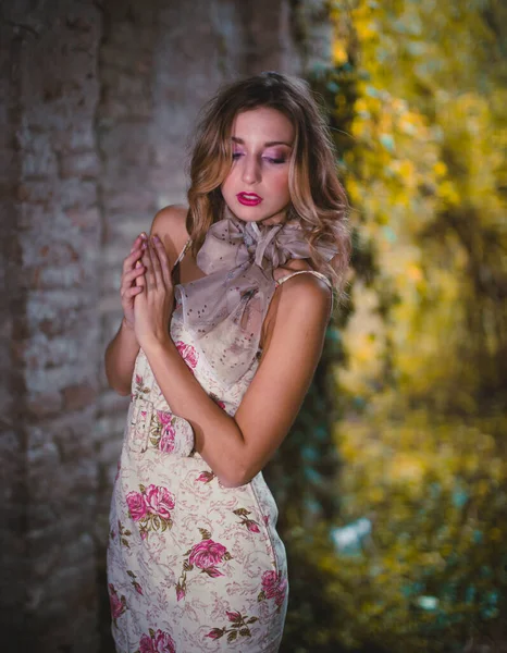 Beautiful Blonde Girl Long Flowered Dress High Quality Photo — Stockfoto